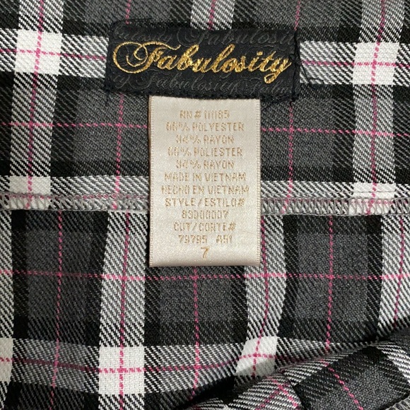 Brand New cute plaid outfit - Picture 8 of 12